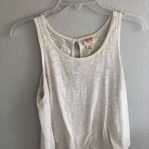 Super cute flowy tank top